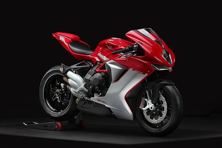 MV Agusta F3 675: Sieht schon schneller aus, als sie mit 35 kW Motorleistung ist