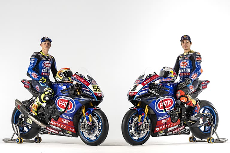 Das Yamaha-Werksteam mit Locatelli (li.) und Razgatlioglu