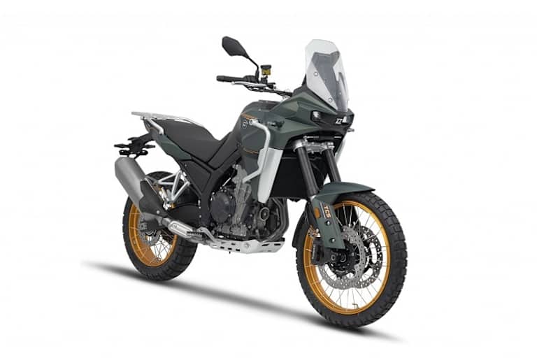 Kove 800X Pro: Umfassend ausgestattet und mit KYB-Federelementen aufgewertet