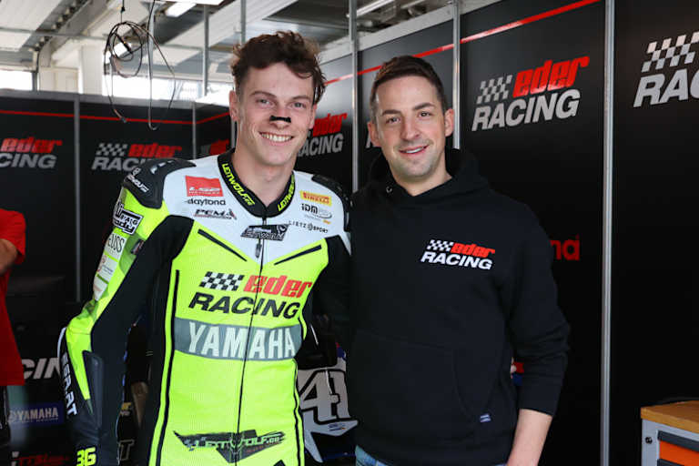 Thomas Gradinger (li.) mit senem Teamchef