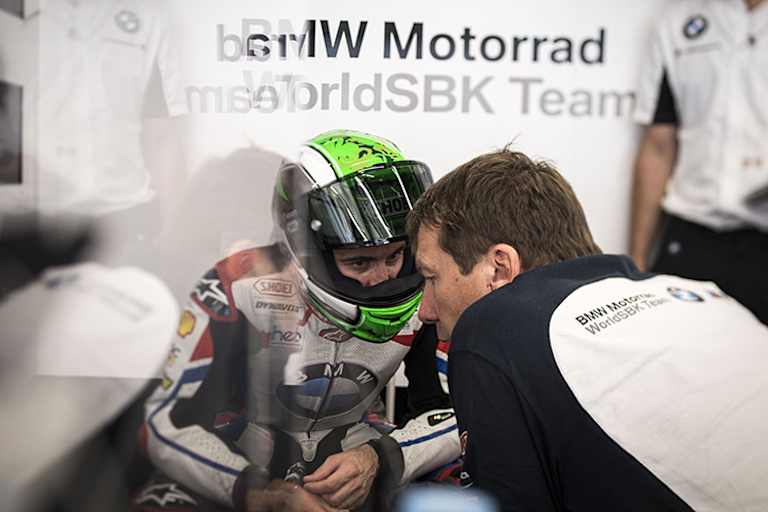 Eugene Laverty (li.) mit seinem Crew-Chief Markus Eschenbacher