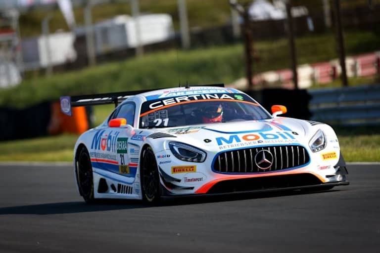 Zu schnell beim Stopp: Der Mercedes-AMG GT3 von Luca Stolz und Luca Ludwig