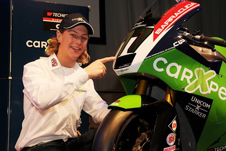 Dominique Aegerter: Training und Spass in Afrika