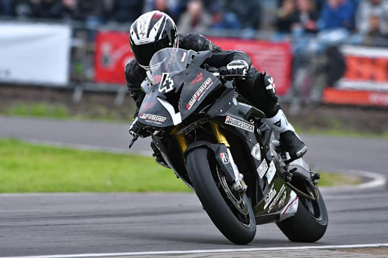 Nico Müllers Team muss ein neues Bike aufbauen