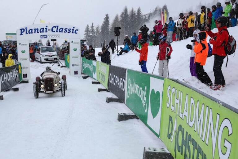 Die Fans freuen sich auf viele tolle Autos