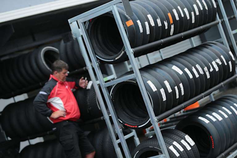 Seit 2009 liefert Bridgestoen die MotoGP-Einheitsreifen