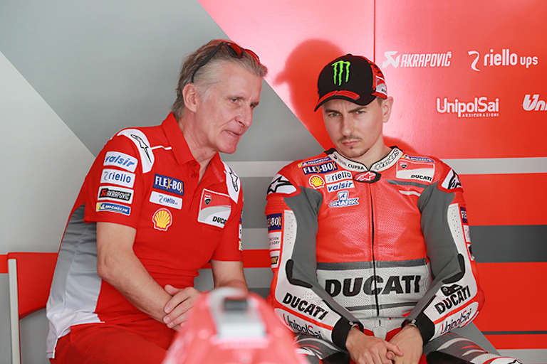 Ducati-Sportdirektor Paolo Ciabatti (li.)