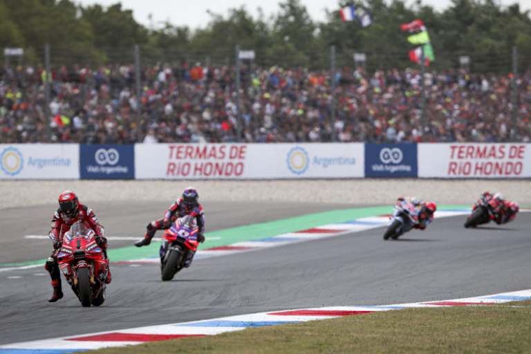 Pecco Bagnaia führte das Rennen vom Start weg an