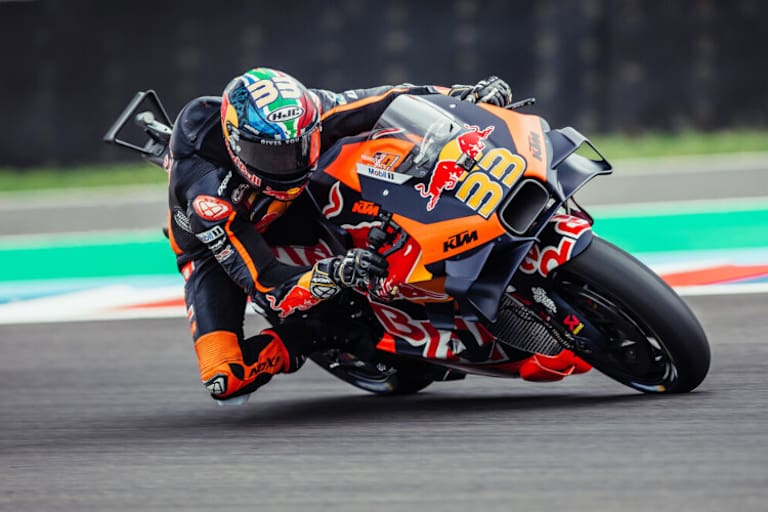 Brad Binder: Mit Heck-Flügel und Stufe an der Seitenverkleidung zum Sprint-Sieg in Las Termas