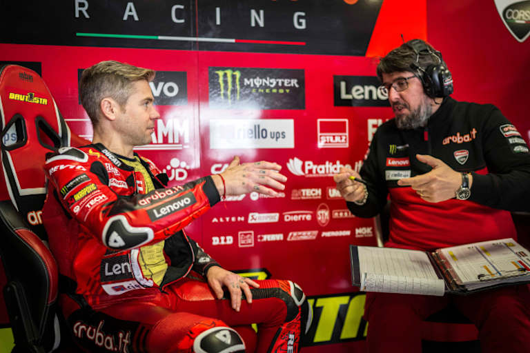 Alvaro Bautista (li.) freut sich über gesundheitliche Fortschritte