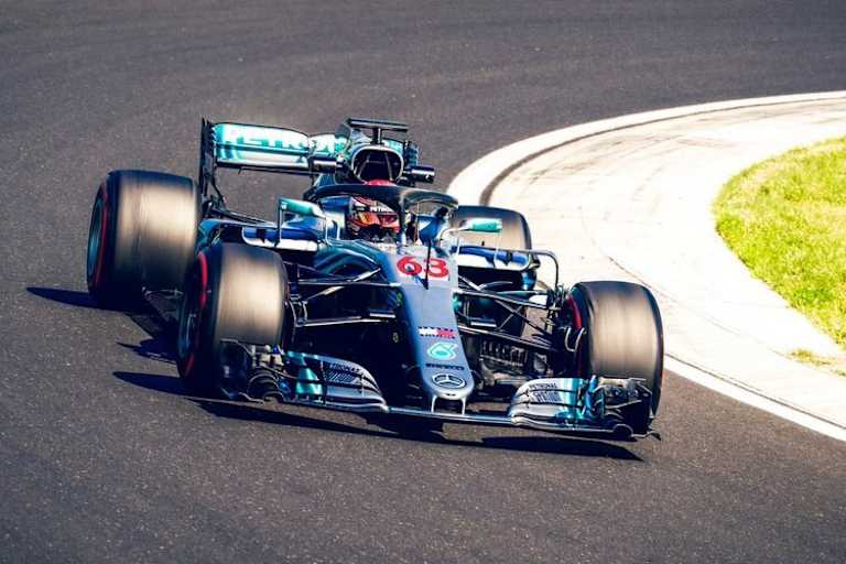 George Russell als Silberpfeil-Testpilot mit der 63