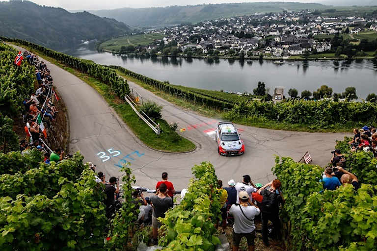 Hayden Paddon 2016 an der Mosel