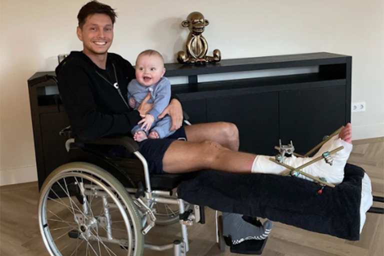 Mit Fixateuren wurden die Knochen gerade gerichtet