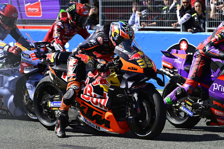 Ursprünglich wurde das Fahrwerk nur am Start abgesenkt