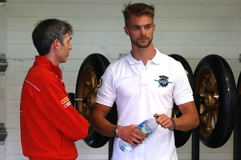 MV-Agusta-Rennchef Brian Gillen (li.) mit Fahrer Leon Camier