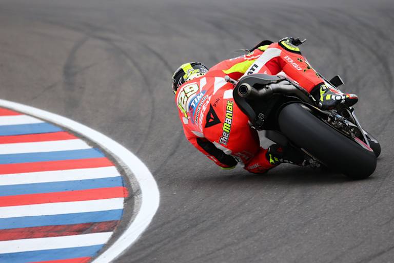 Andrea Iannone flitzte im FP2 auf den zweiten Platz