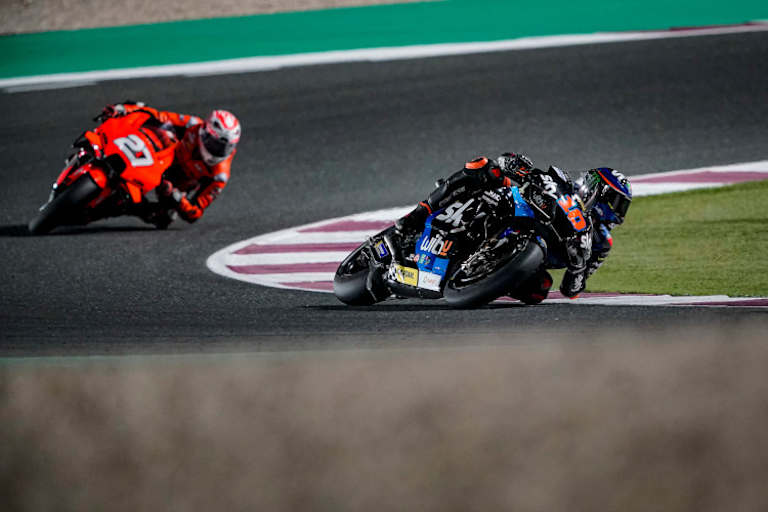 Luca Marini vor Iker Lecuona