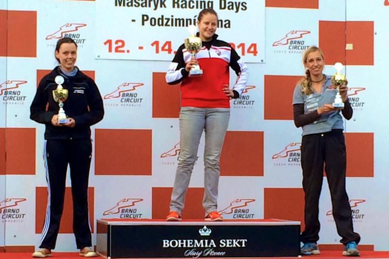 Sabine Holbrook (r.): Auch ohne Training auf dem Podium!