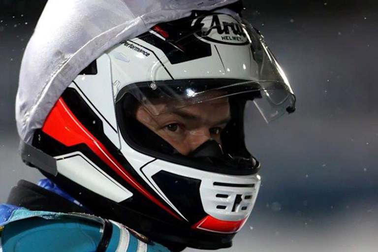 Im Dezember verschwindet Günther Bauer nach Russland