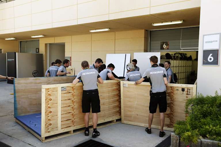 Ausladen bei Mercedes