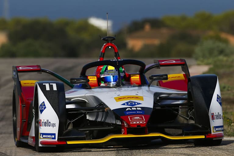 Den Strom beziehen alle Formel-E-Teams aus einer identischen, 374 Kilogramm schweren Batterie von McLaren