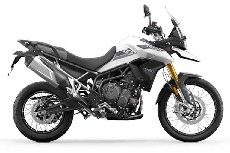 Es gibt jedoch Reise-Enduros mit 900er Dreizylindermotor zu kaufen - bei Triumph
