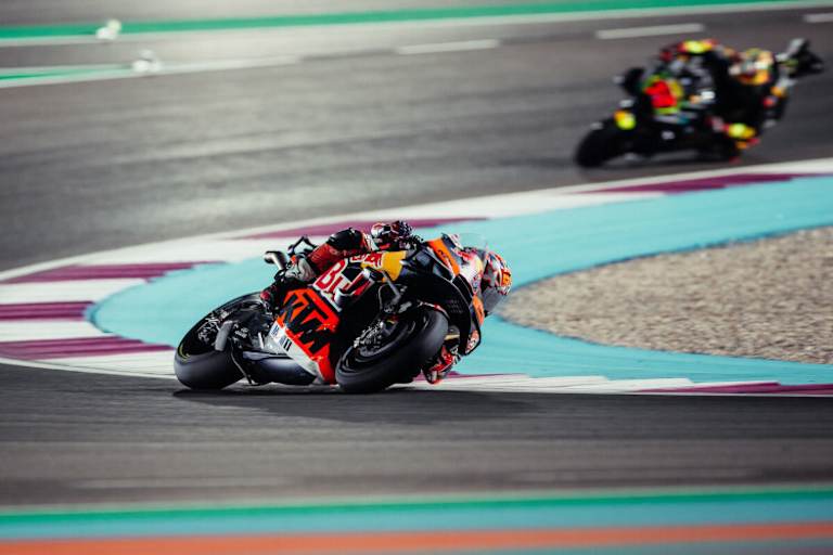 Jack Miller vor Marco Bezzecchi