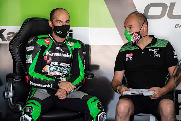 Ersatzfahrer Roman Ramos (li.)