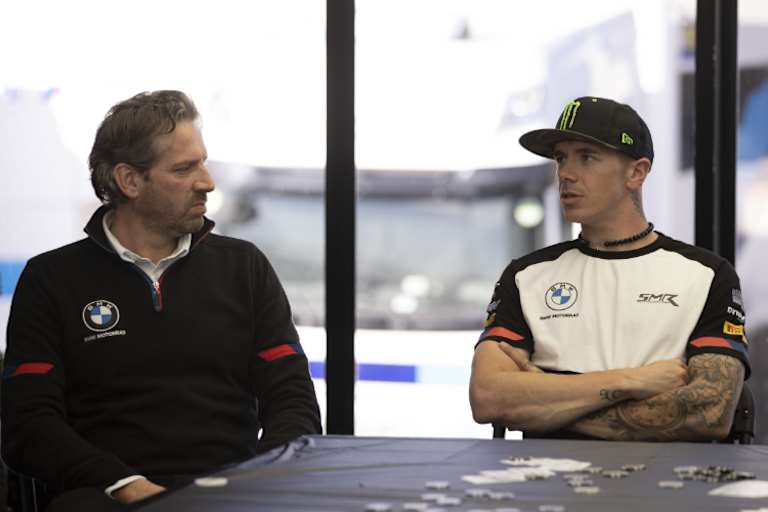 BMW-Rennchef Marc Bongers (li.) mit Scott Redding