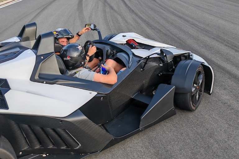 Pedro Acosta und Brad Binder im KTM X-Bow