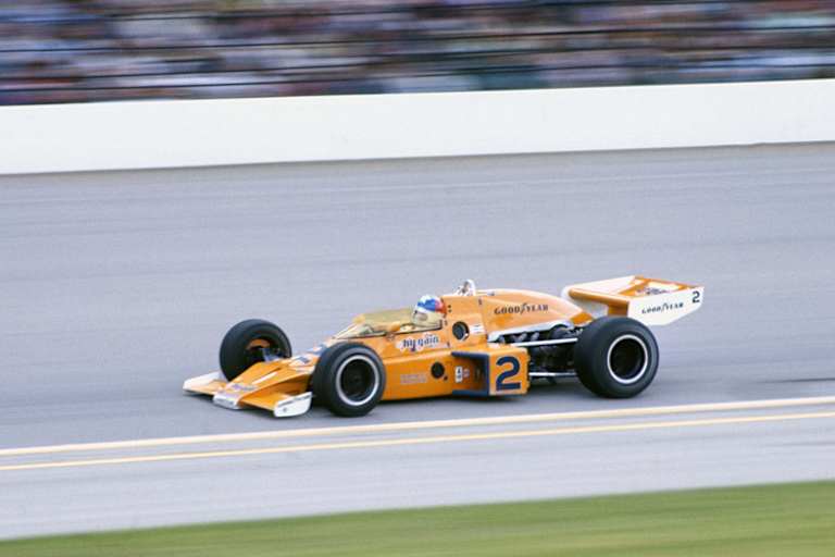 Johnny Rutherford mit seinem McLaren in den 70er Jahren