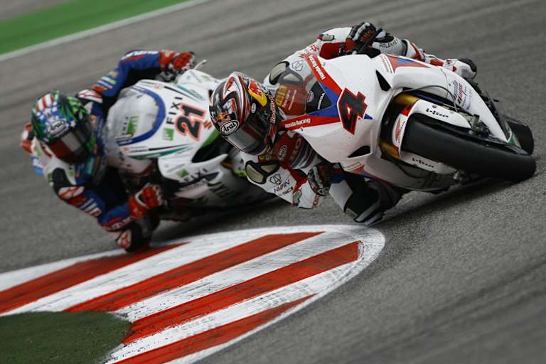 Aoyama (4) ist meist hinten im Feld zu finden