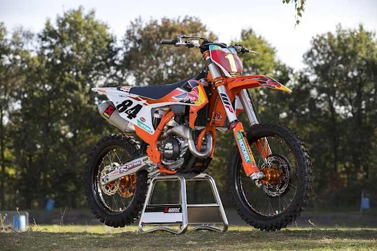 Ready to Race: An der KTM 450 SX-F Herlings Replica ist etliches an hochwertigem Material verbaut 