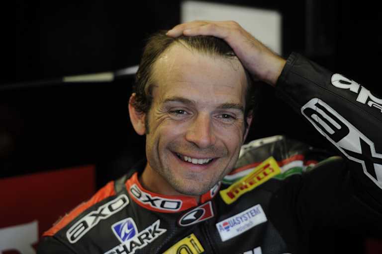 Sylvain Guintoli behält seinen Job im Aprilia-Werksteam