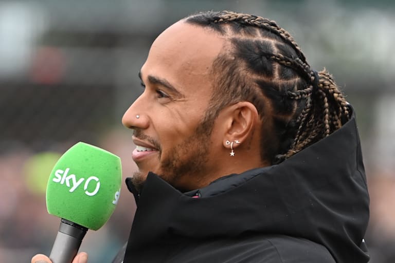 Lewis Hamilton am Donnerstag mit Nasen-Piercing