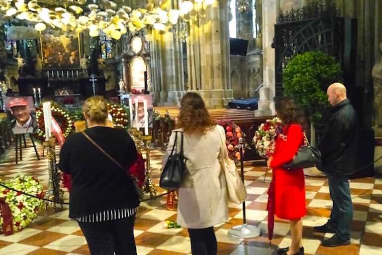 Die Menschen nahmen Abschied