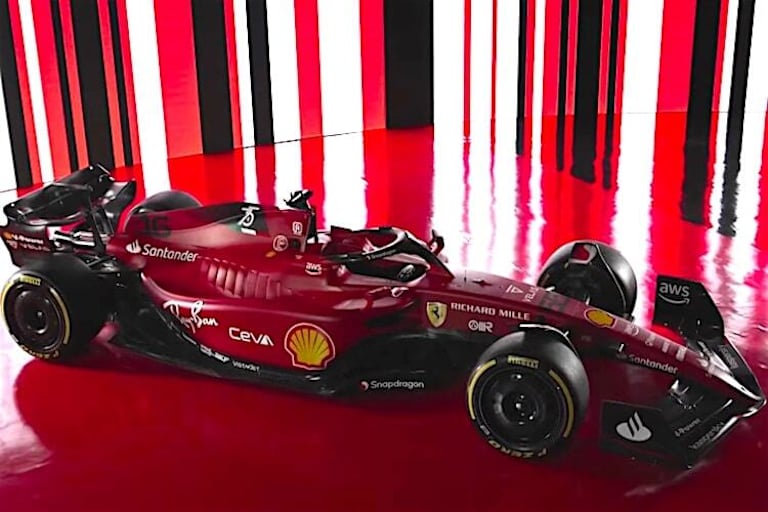 Eigenwillige Lösung der Seitenkästen, spitze Nase