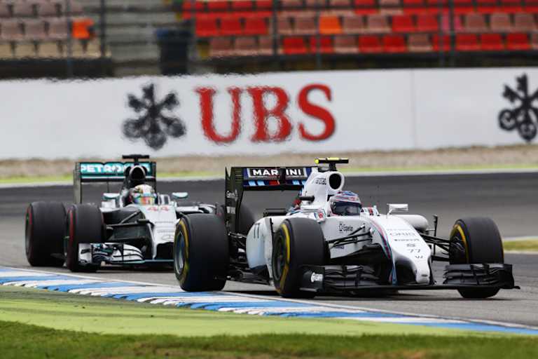 Lewis Hamilton jagt Valtteri Bottas