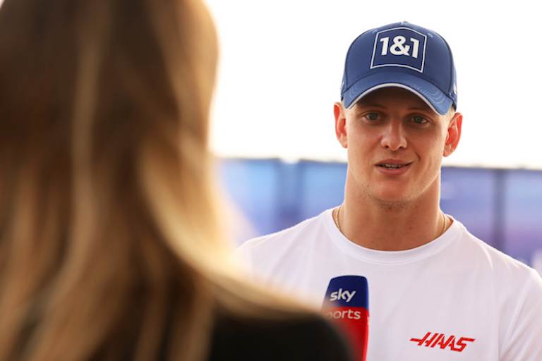 Mick Schumacher am Sonntagnachmittag im Fahrerlager