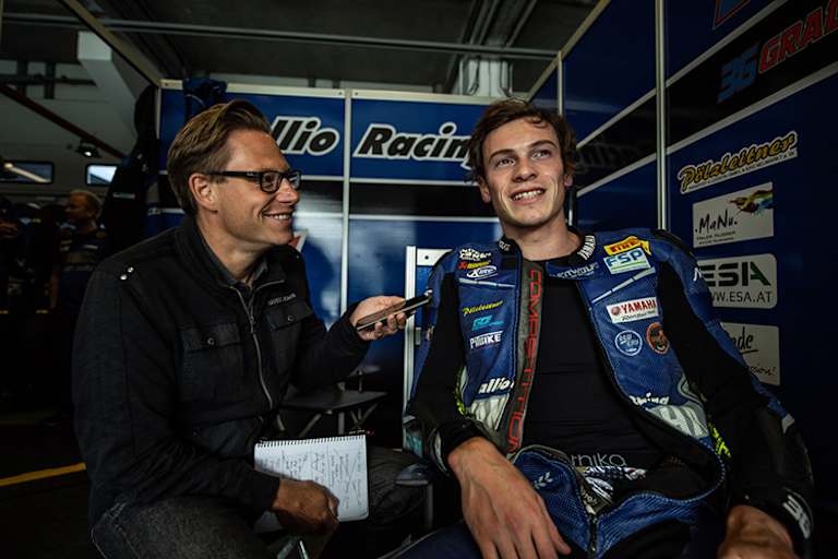Thomas Gradinger mit Speedweek-Redakteur Ivo Schützbach
