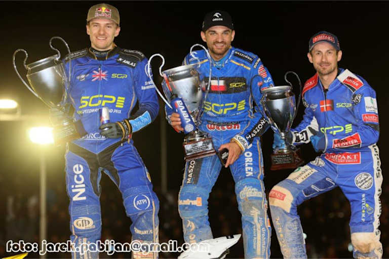 Die Top-3 von Vojens: Robert Lambert, Bartosz Zmarzlik und Leon Madsen (v.l.)