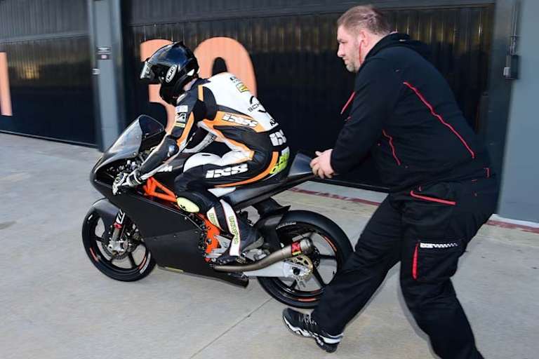 Philipp Öttl ging mit der neuen Werks-KTM um 10 Uhr als Erster auf die Strecke