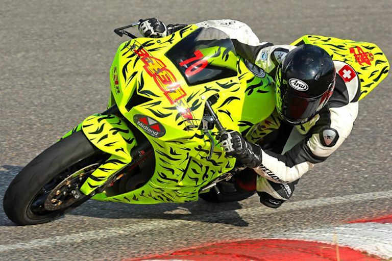 Sabine Holbrook mit der geliehenen Honda