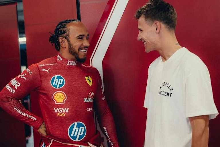 Quartararo in der Ferrari-Box mit Lewis Hamilton