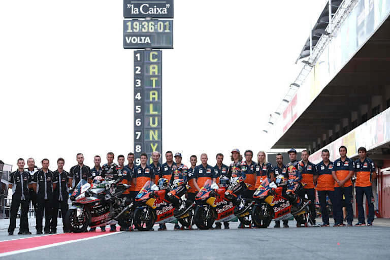 Das Moto3- und Moto2-Team von Aki Ajo