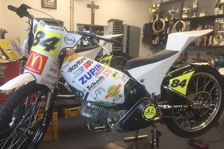 2018 fährt Smoli auch auf der Langbahn in Weiß