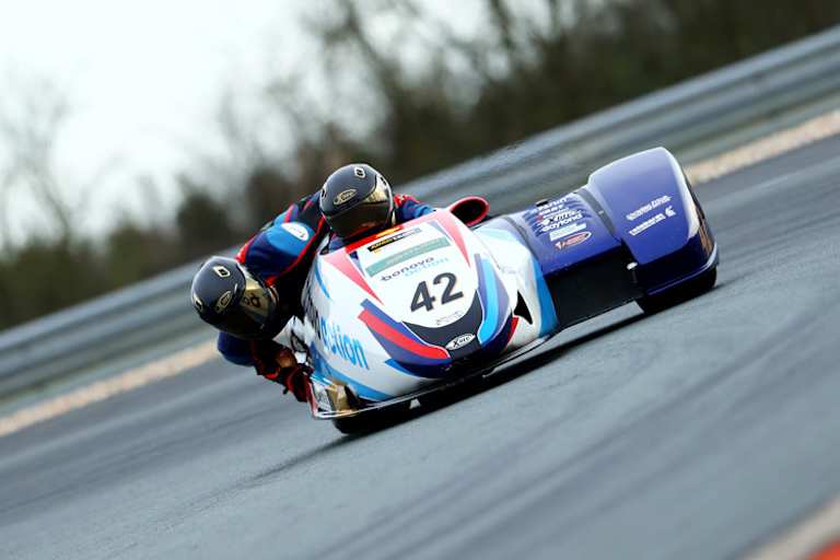 Lennard Göttlich und sein neuer Beifahrer Lucas Krieg testeten in Frankreich