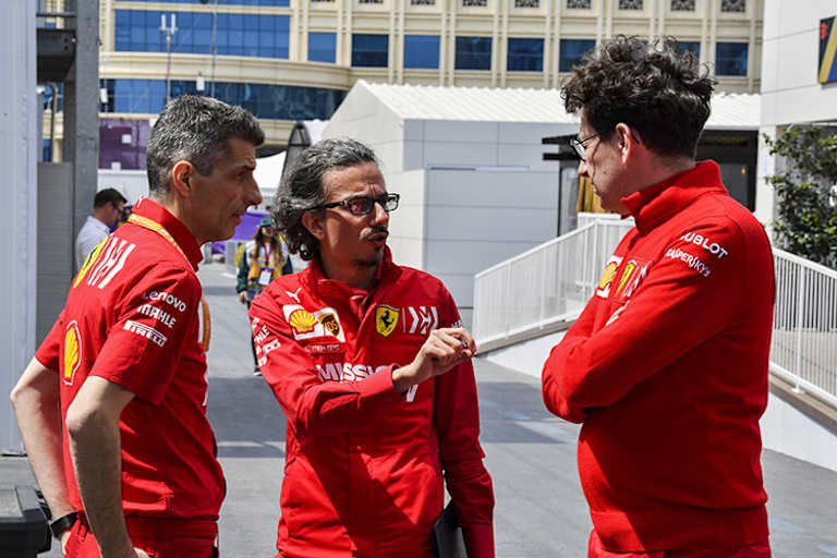 Laurent Mekies (Mitte) in Baku