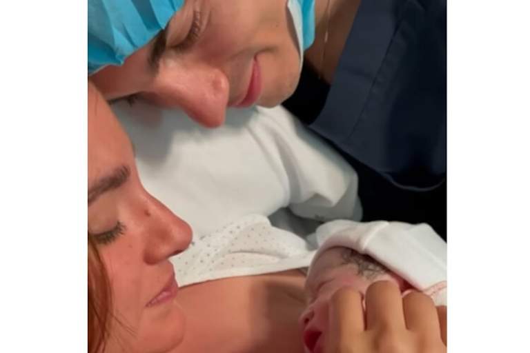 Raquel und Maverick mit Töchterchen Nina