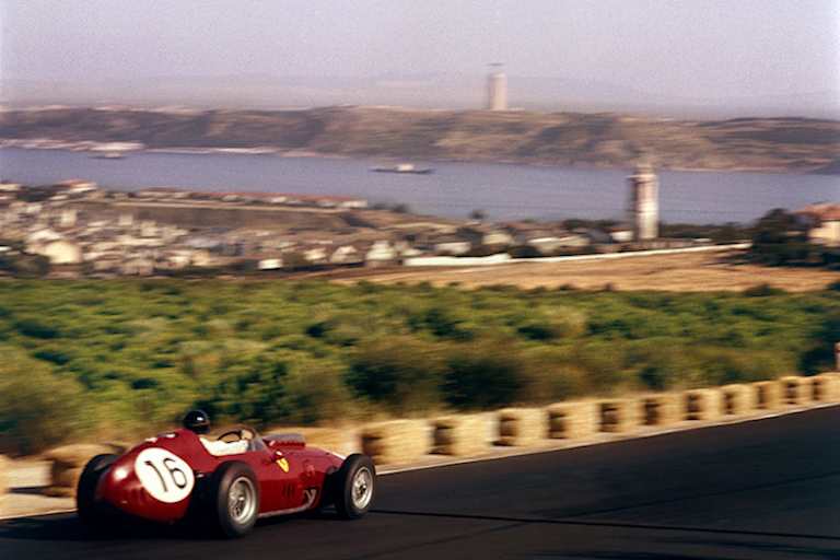 Dan Gurney mit seinem Ferrari in Monsanto/Portugal 1959